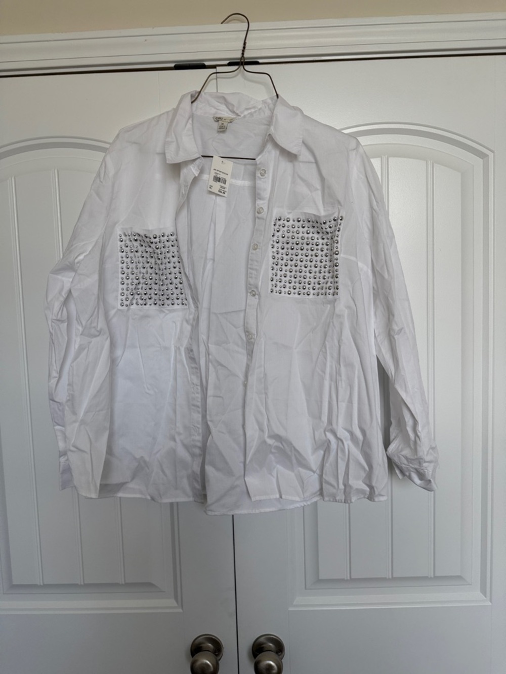 Zara White Button-Up Shirt with Studded Chest Pockets